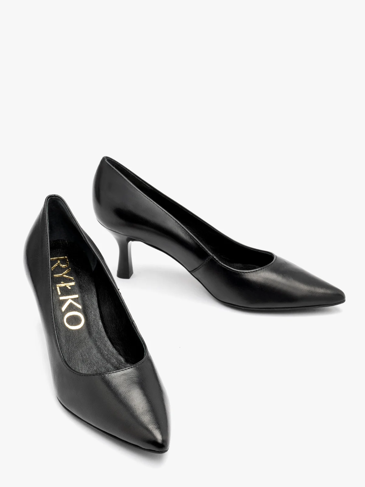 Czarne czółenka na lakierowanej szpilce