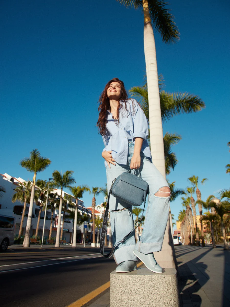 Niebieskie półbuty sportowe