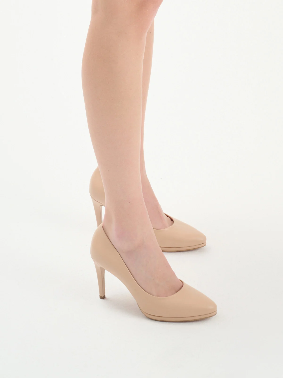 Beżowe czółenka na szpilce