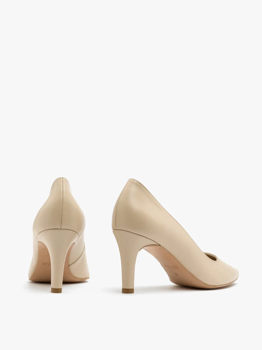 Beżowe czółenka damskie