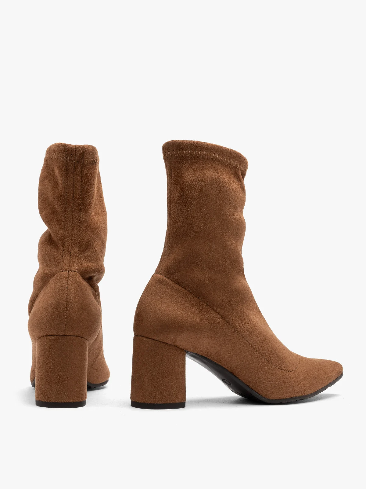 Elastyczne botki na obcasie z noskiem w szpic