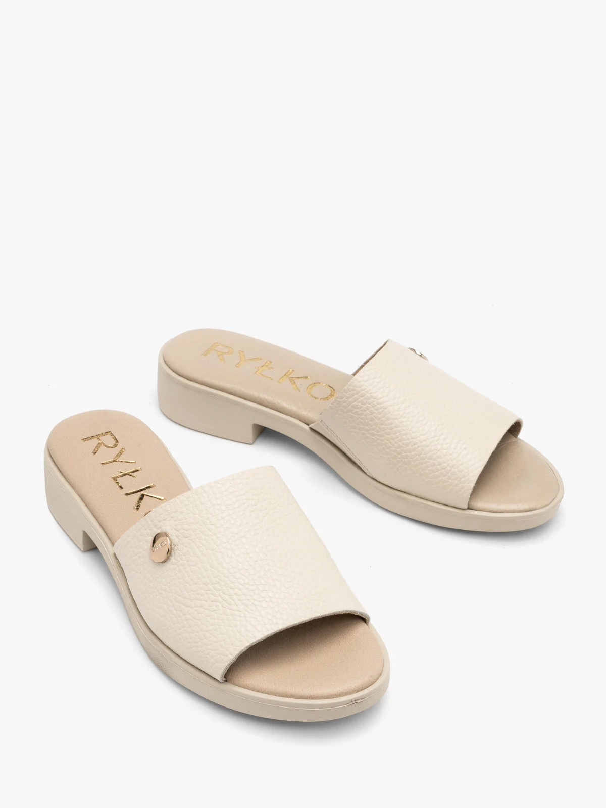 Kremowe klapki na lekkim spodzie