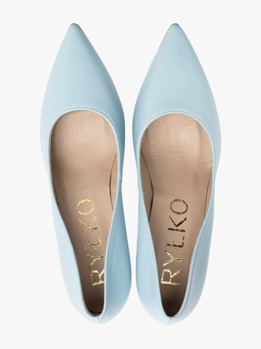 Niebieskie czółenka na szpilce