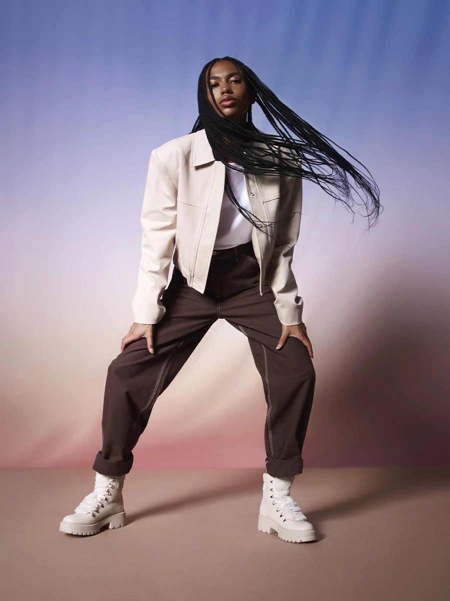 Beżowe ocieplane trzewiki