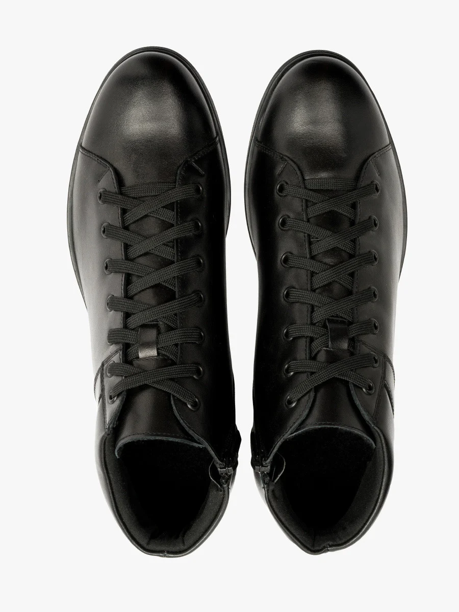 Czarny trzewik męski