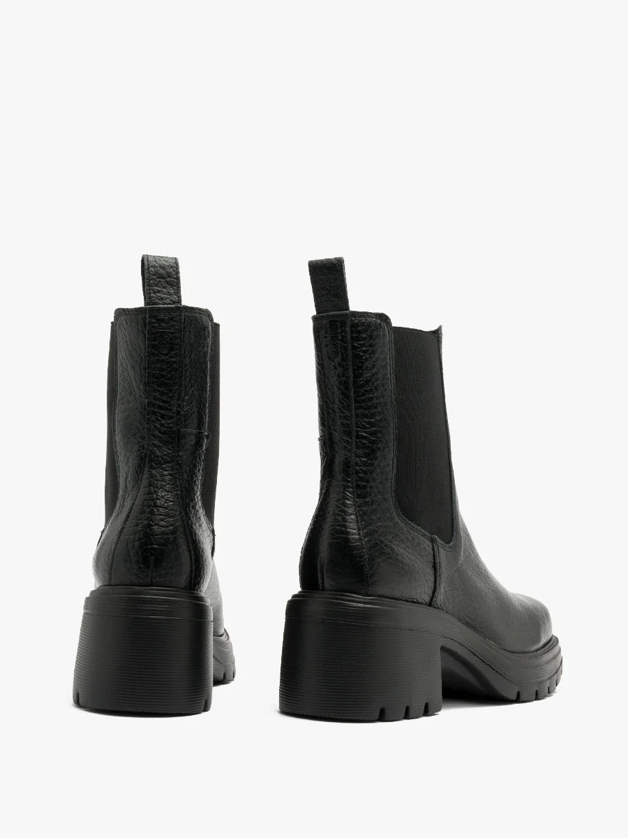 Czarne sztyblety damskie z gumą na cholewce