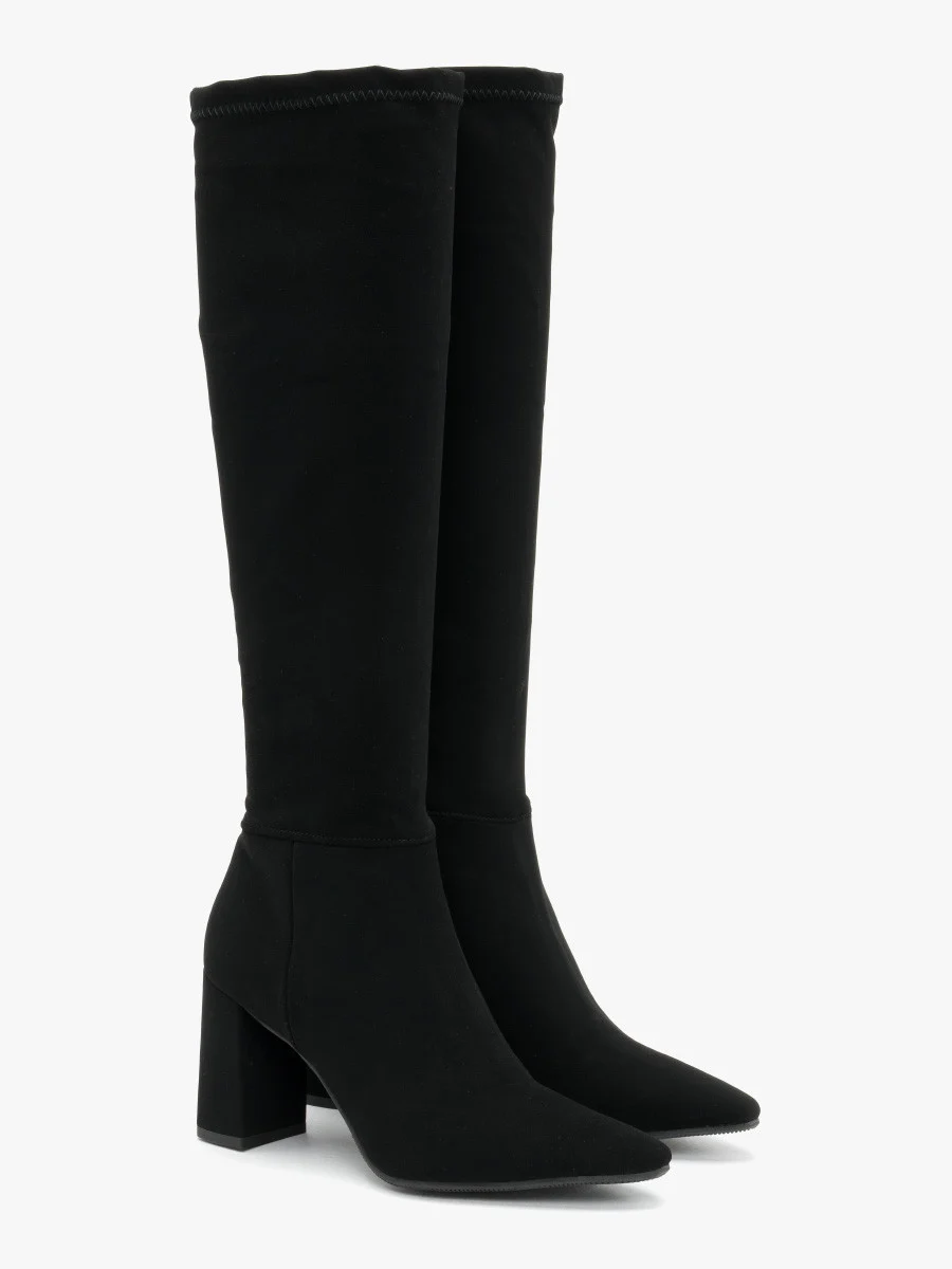 Czarne kozaki z elastyczną szeroką cholewką