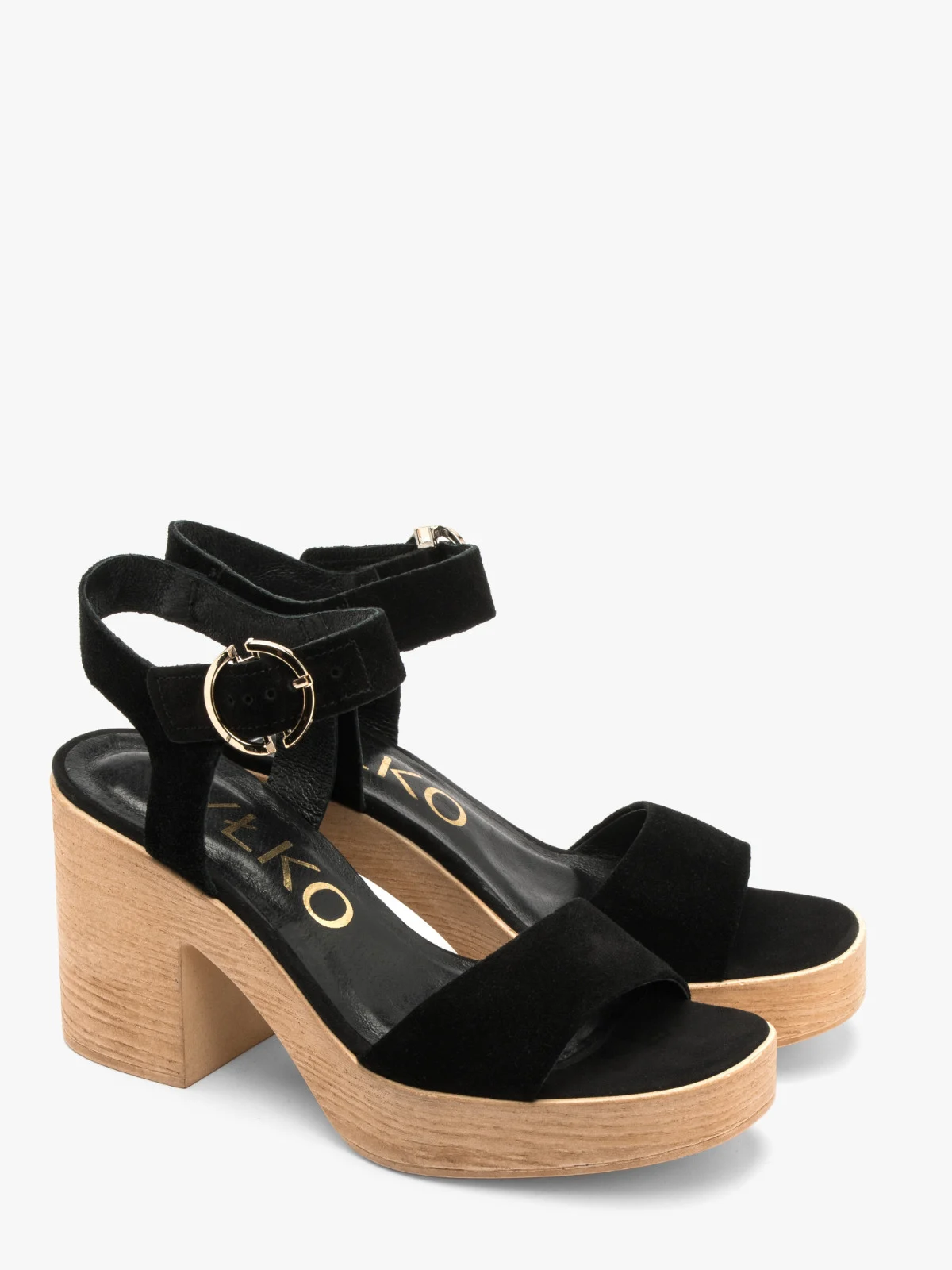 Czarne, welurowe sandały na masywnej platformie