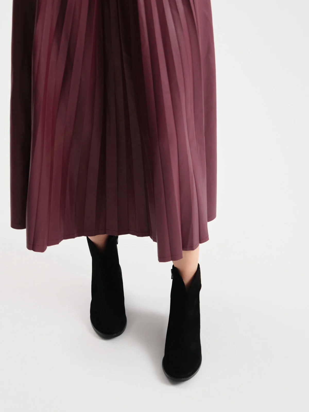 Czarne, welurowe botki damskie