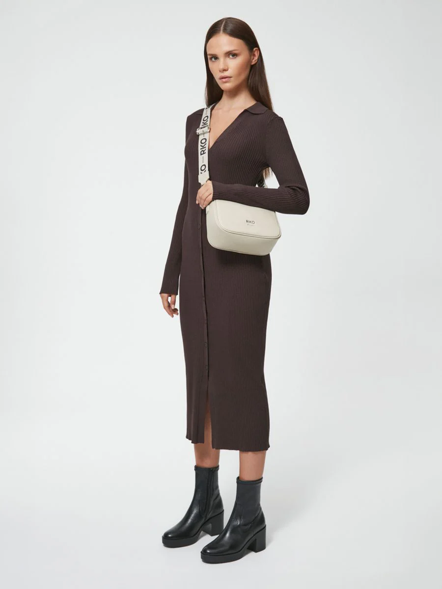 Czarne botki damskie na masywnym spodzie