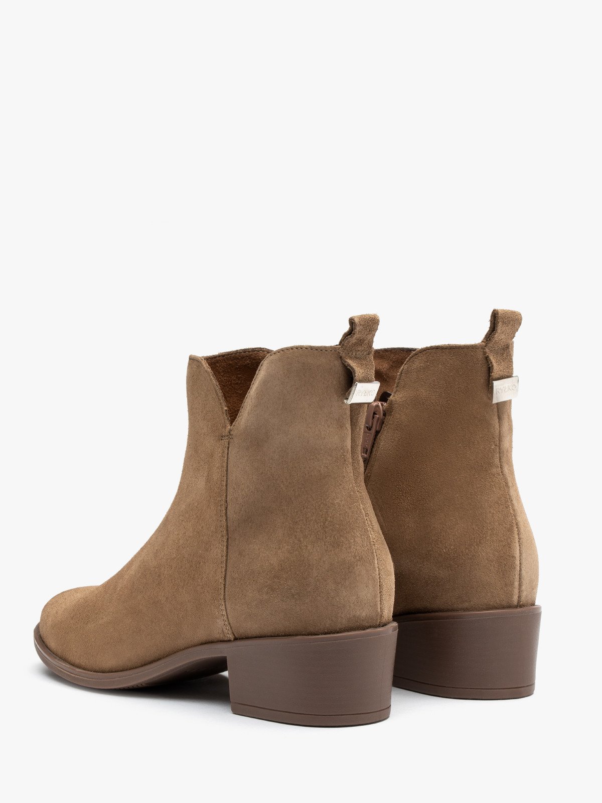 Beżowe botki damskie z ozdobną cholewką