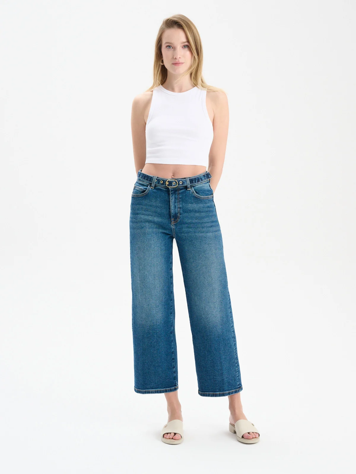 Kremowe klapki na lekkim spodzie