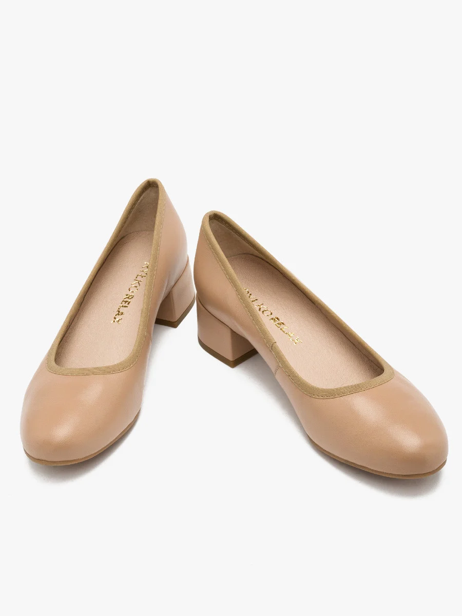 Beżowe czółenka na niskim obcasie