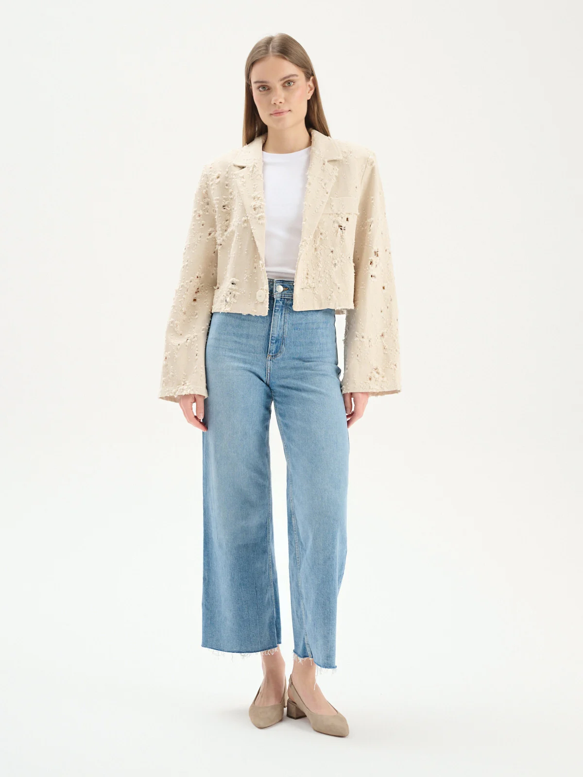 Beżowe czółenka z otwartą piętą