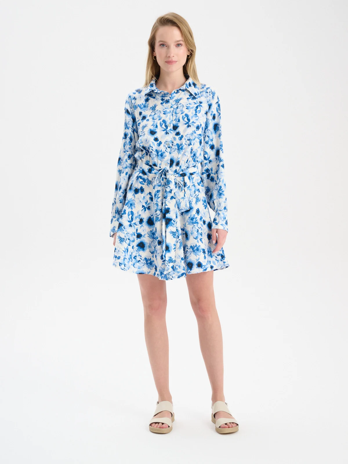 Kremowe sandały na niskiej platformie