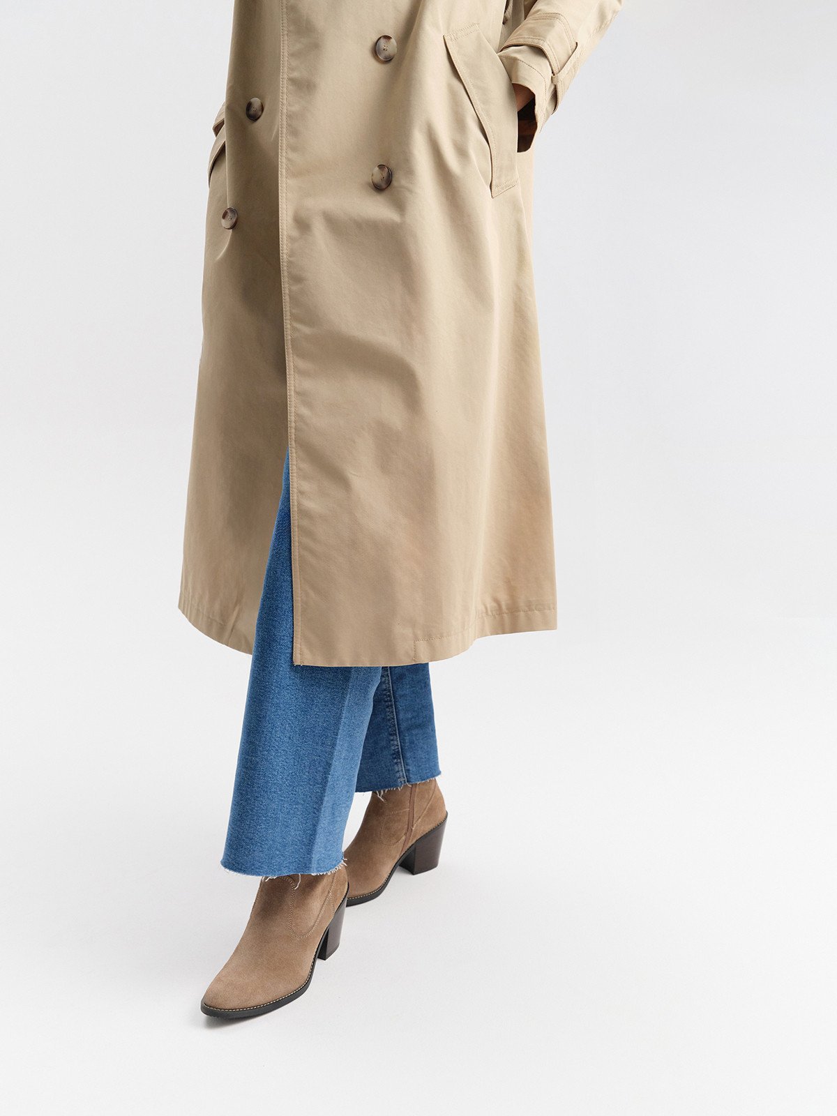 Welurowe botki typu kowbojki z ozdobną cholewką