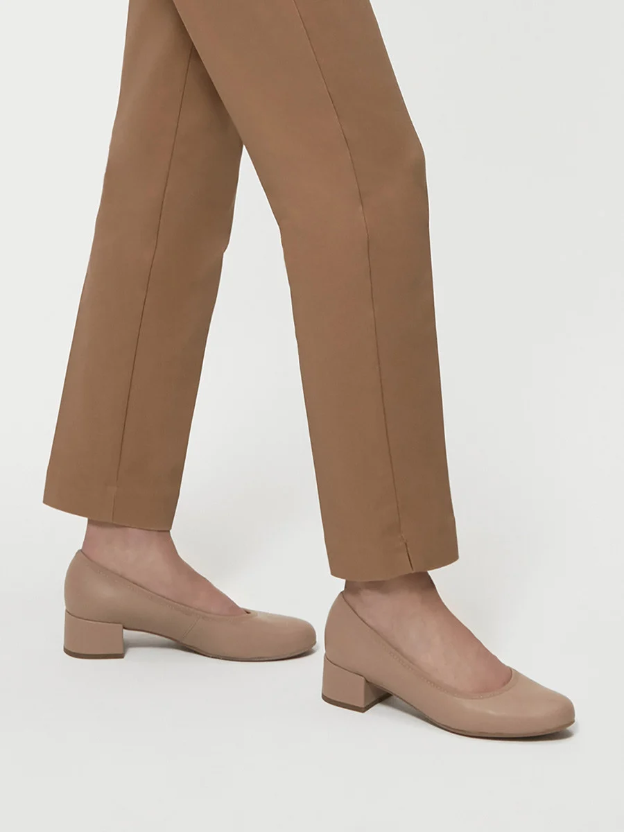 Beżowe czółenka na niskim obcasie