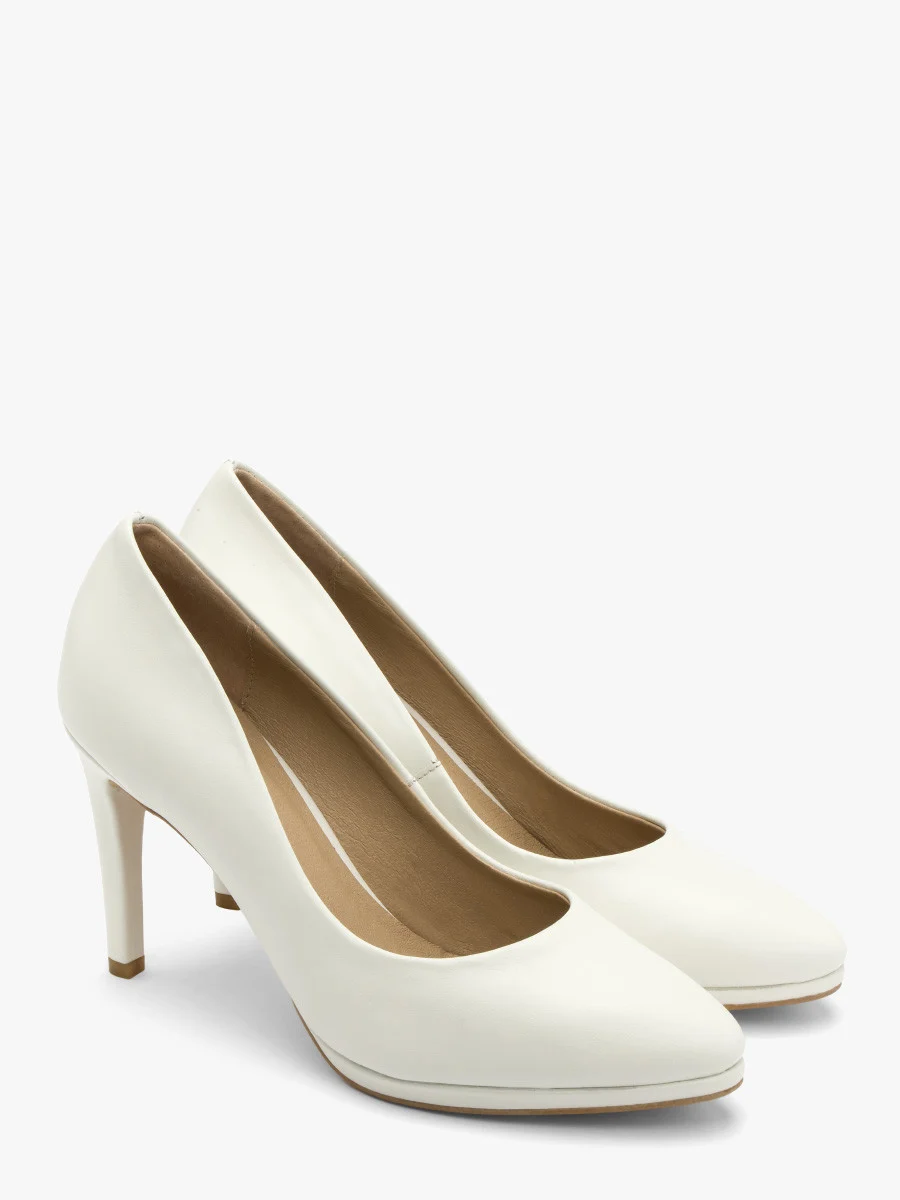 Kremowe czółenka na szpilce