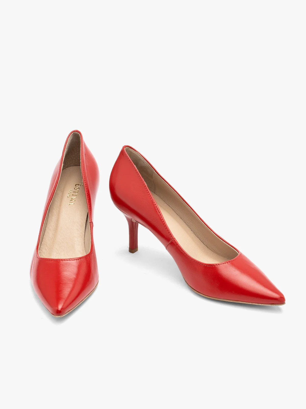 Czerwone czółenka na szpilce