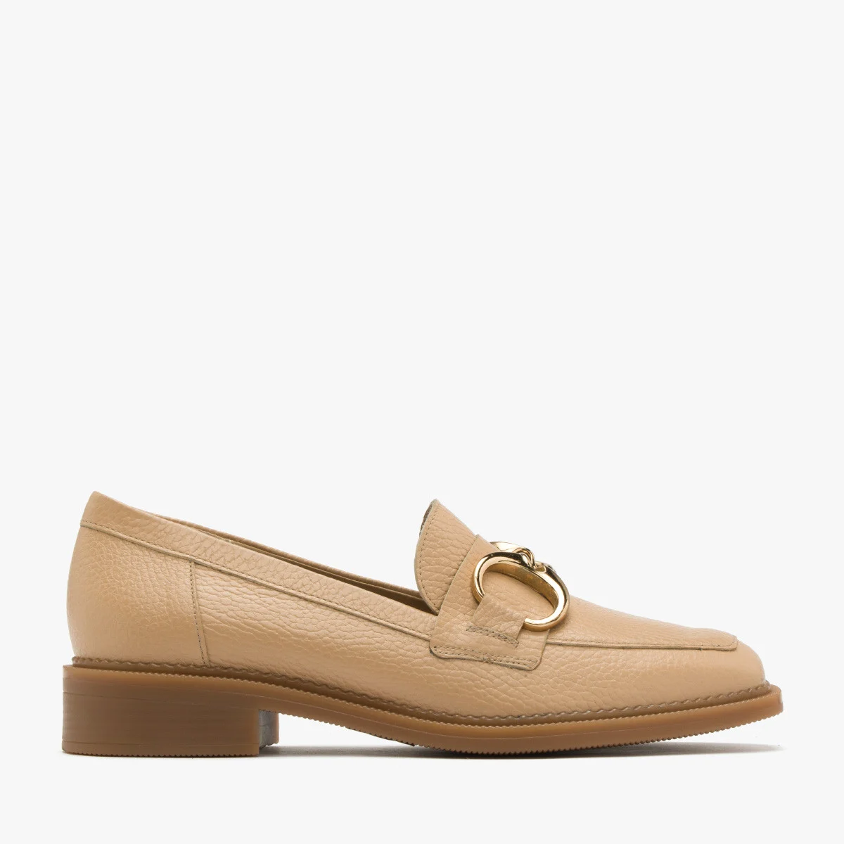 Beżowe mokasyny na płaskiej podeszwie
