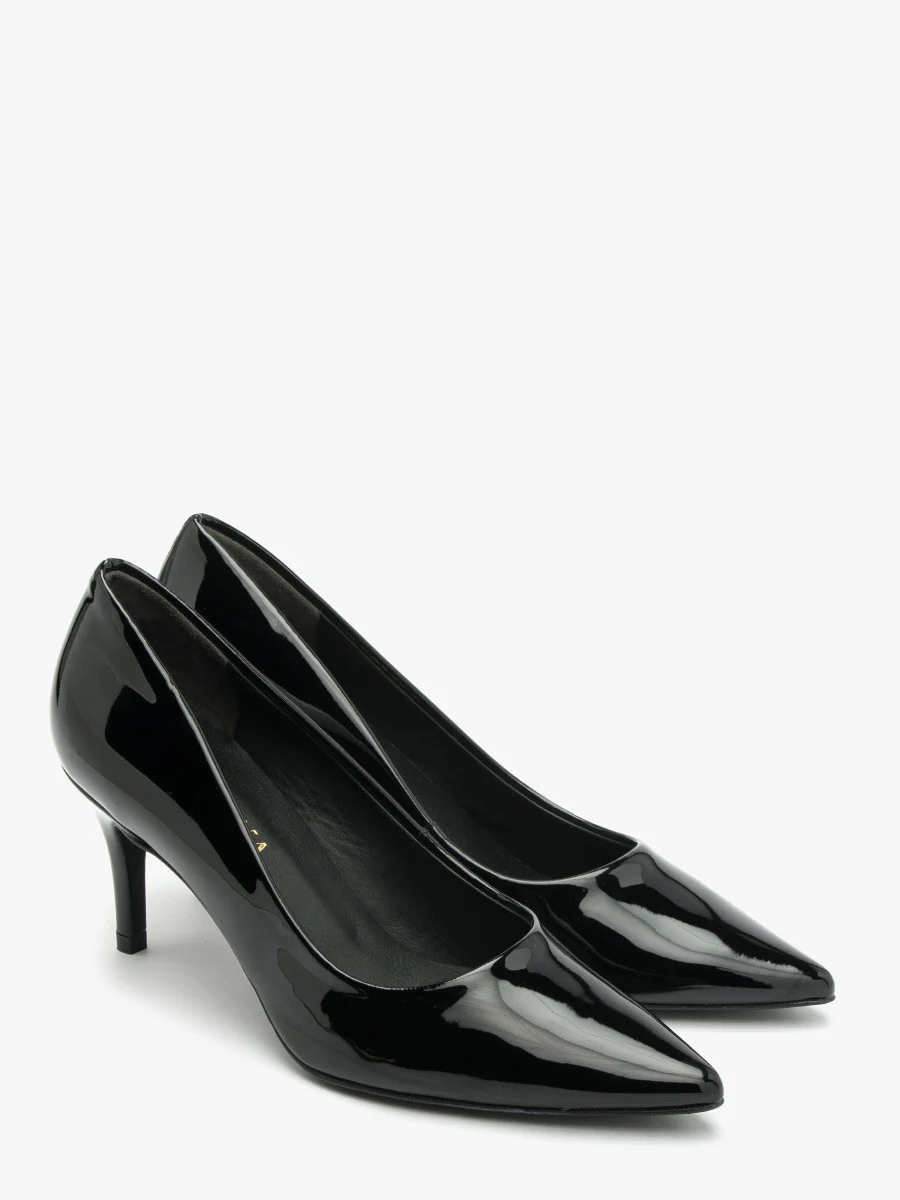 Czarne czółenka lakierowane