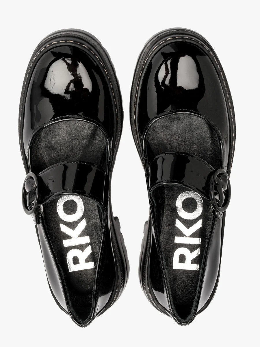 Czarne czółenka na masywnym spodzie