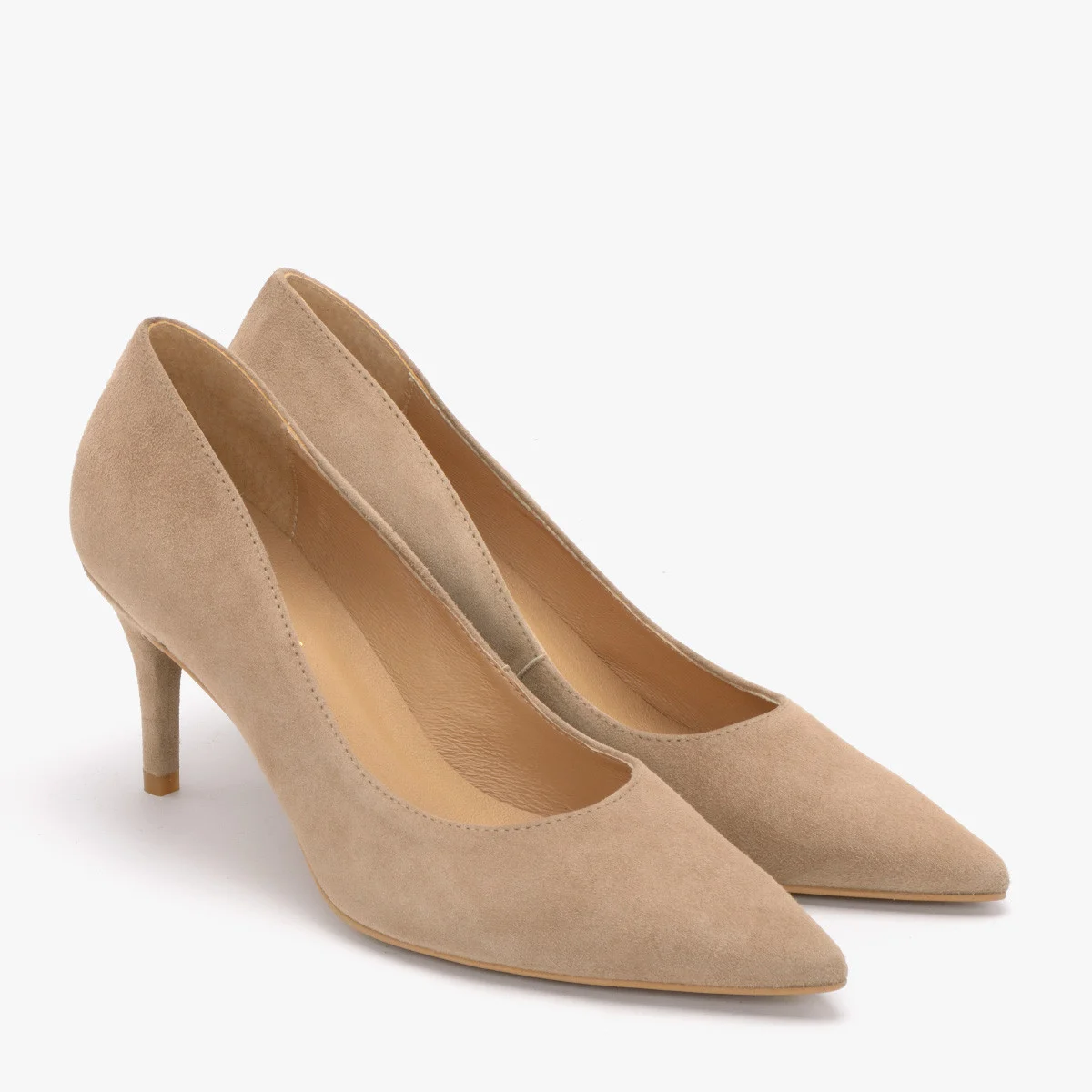 Beżowe czółenka welurowe