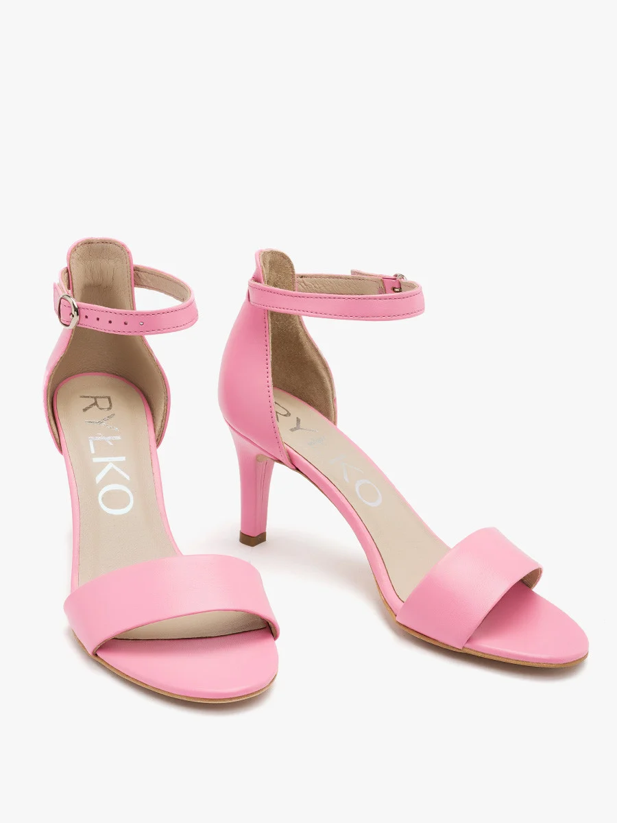 Różowe sandały na szpilce
