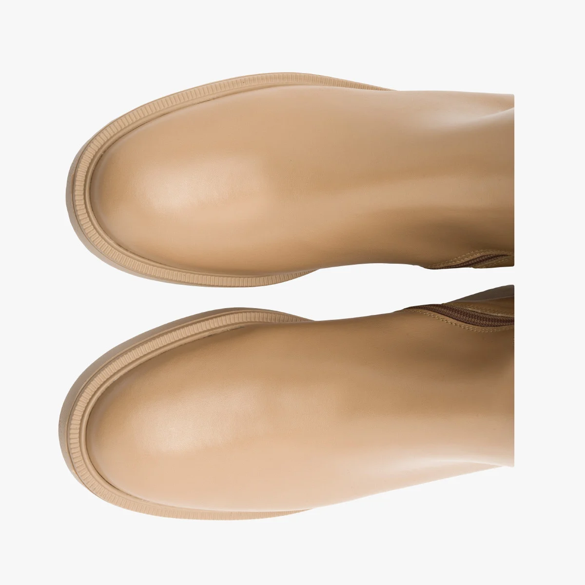 Beżowe kozaki z szeroką cholewką