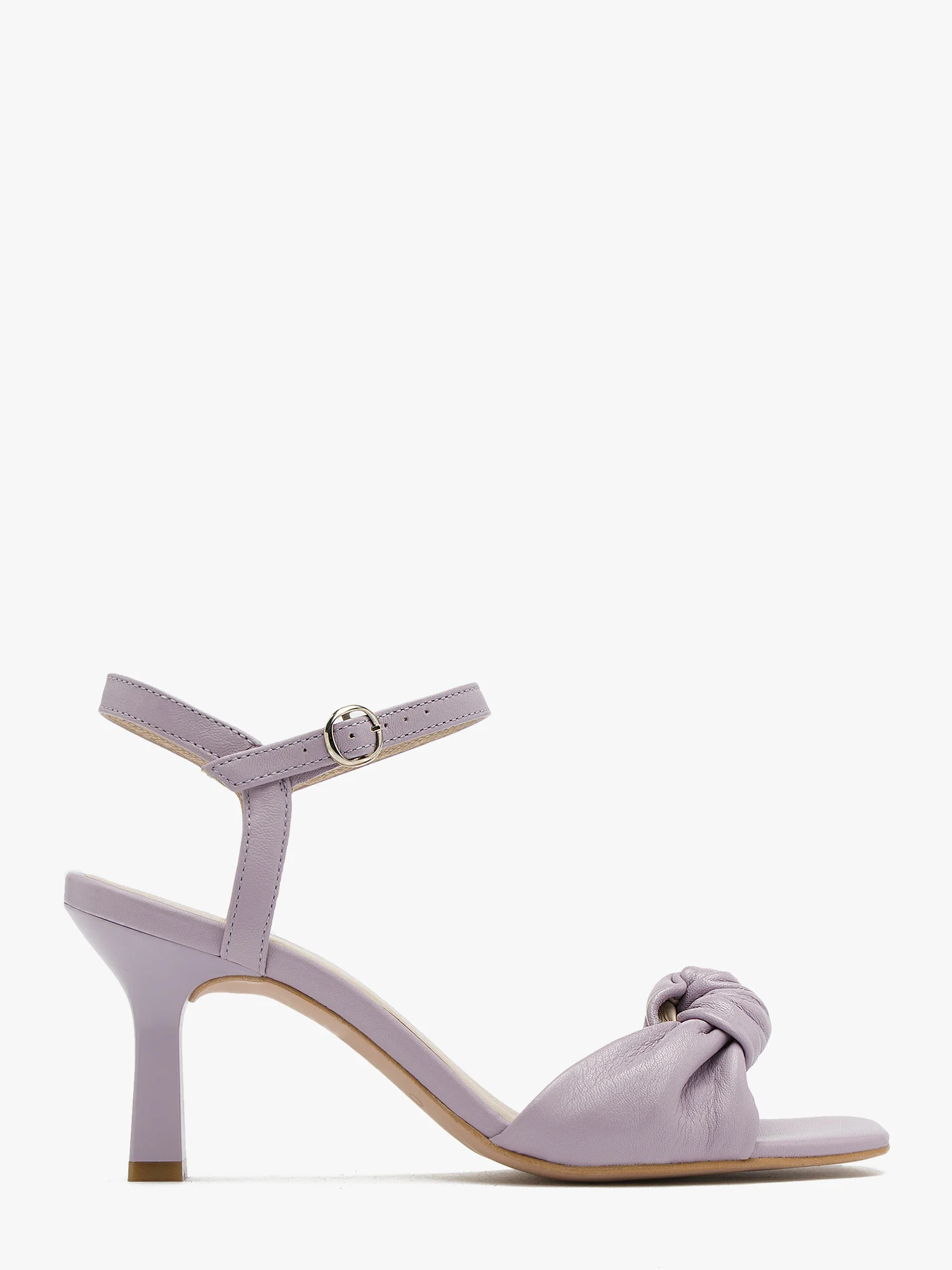Liliowe sandały na szpilce z ozdobną cholewką