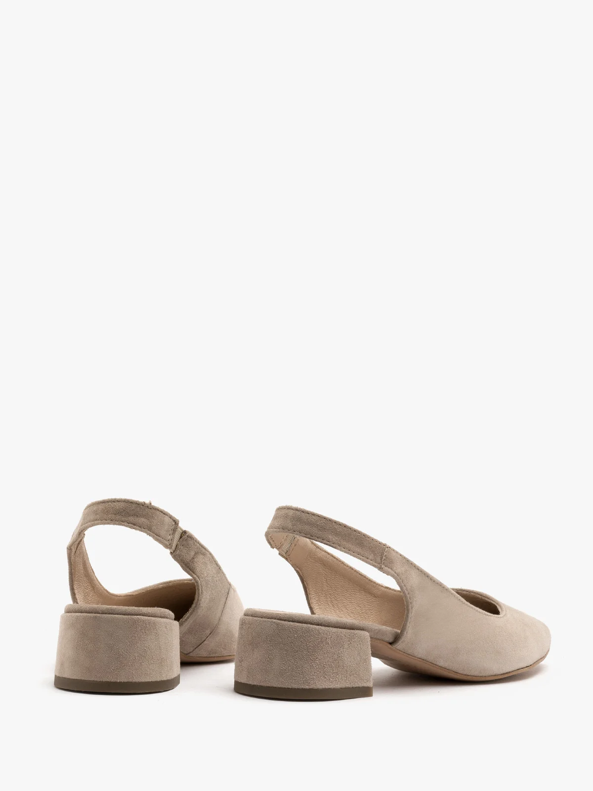 Beżowe czółenka z otwartą piętą