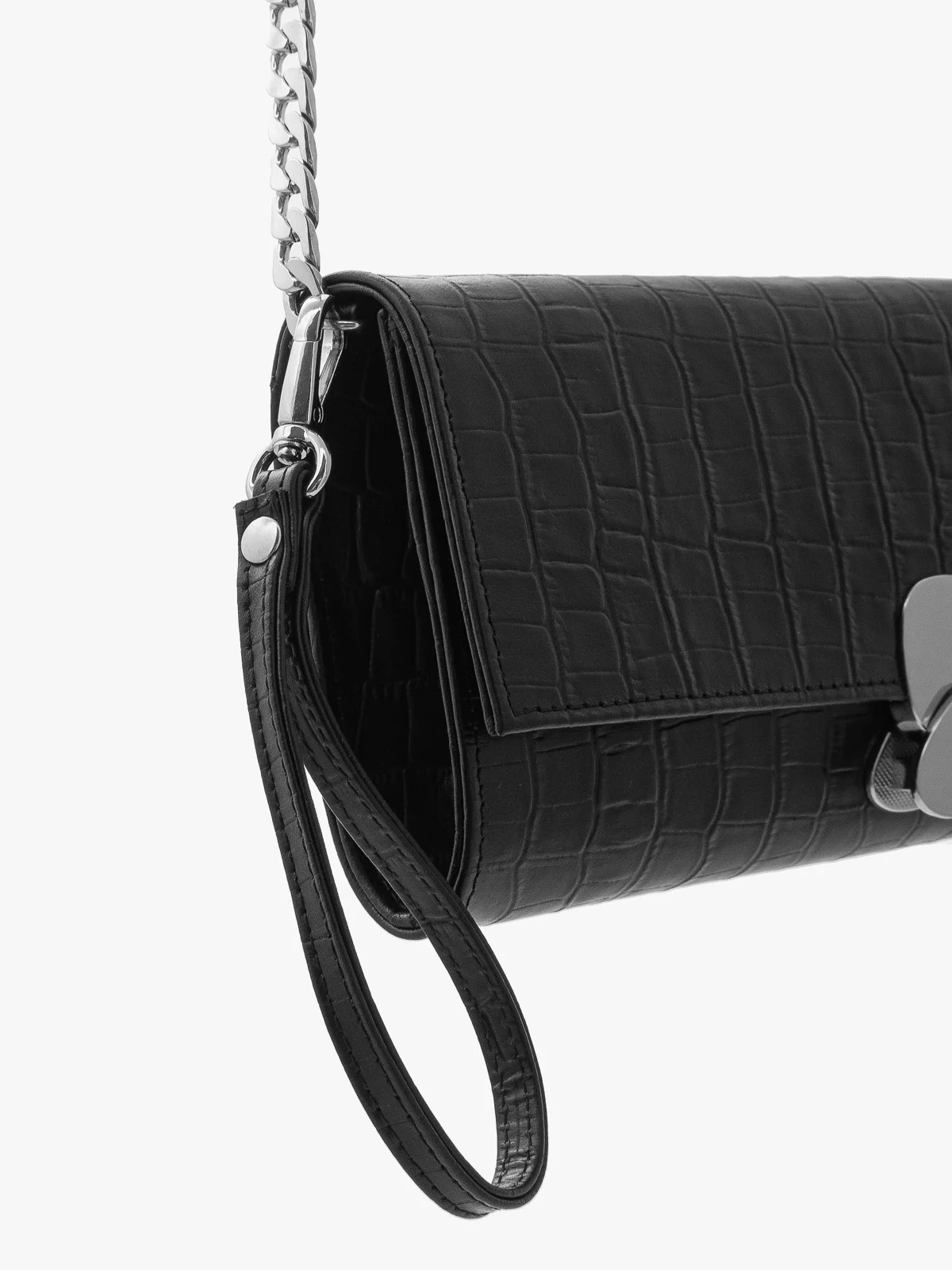 Elegancka, czarna torebka z ozdobną fakturą