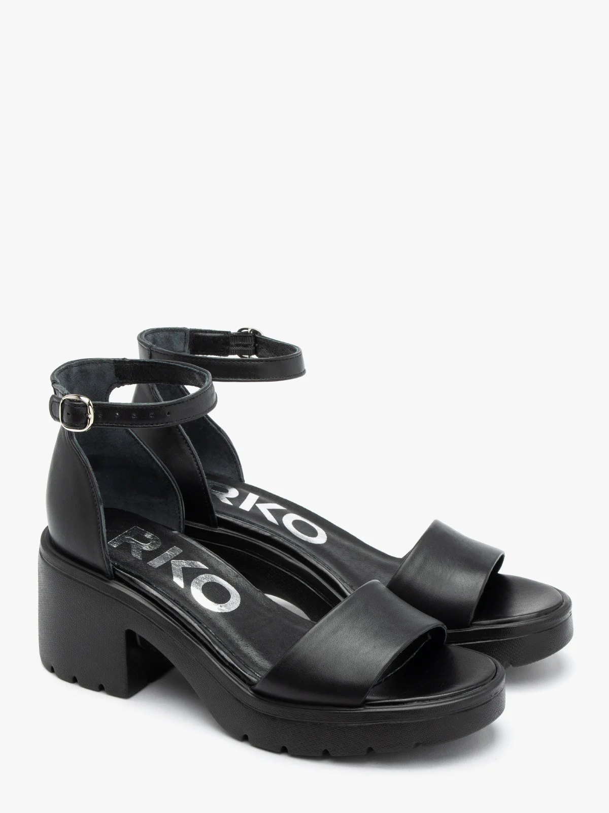 Czarne masywne sandały damskie