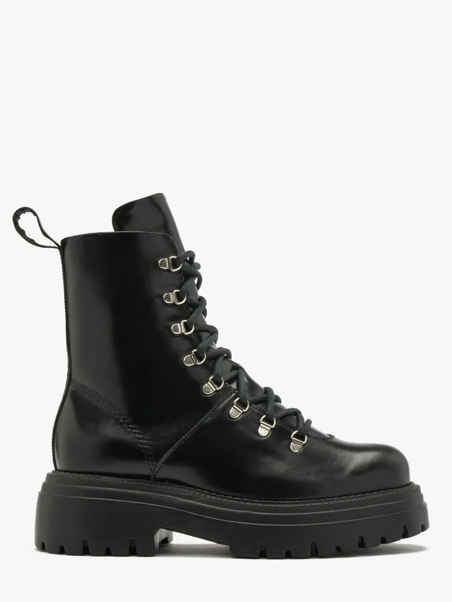 Czarne ocieplane kożuchem naturalnym trzewiki damskie na grubej podeszwie