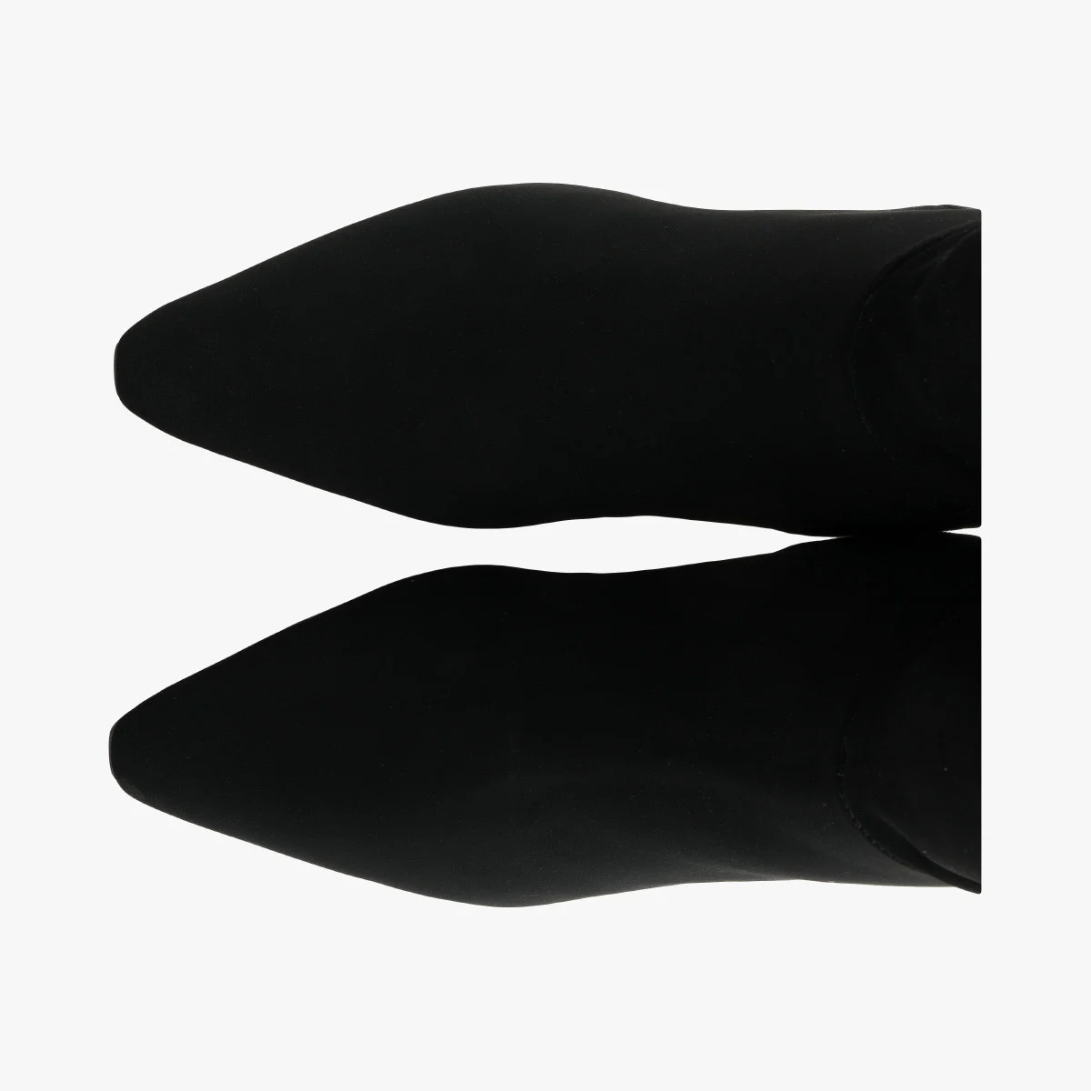 Czarne kozaki z elastyczną szeroką cholewką