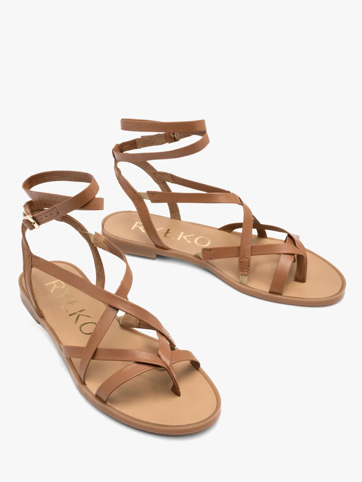 Jasnobrązowe sandały typu japonki