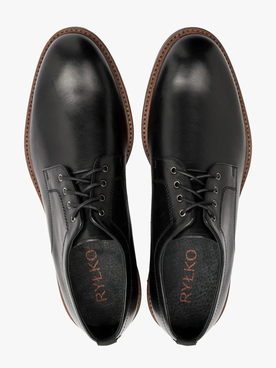 Czarny półbut męski na lekkim spodzie