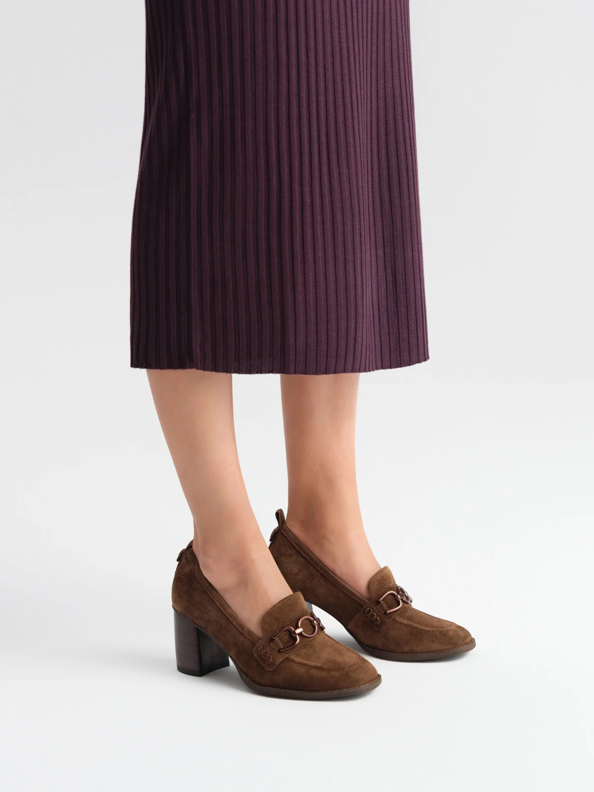 Brązowe mokasyny na obcasie