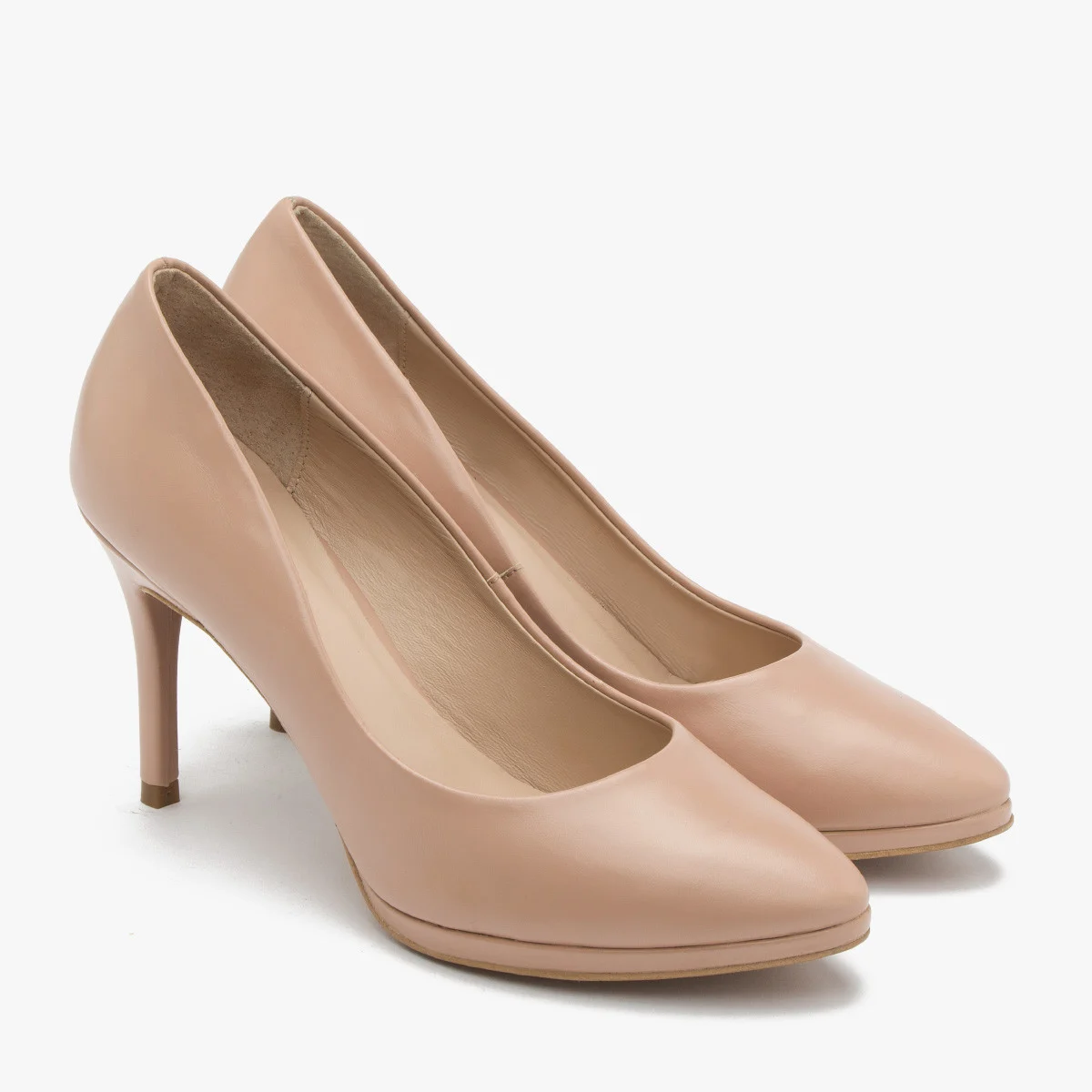 Beżowe czółenka na oblekanej szpilce