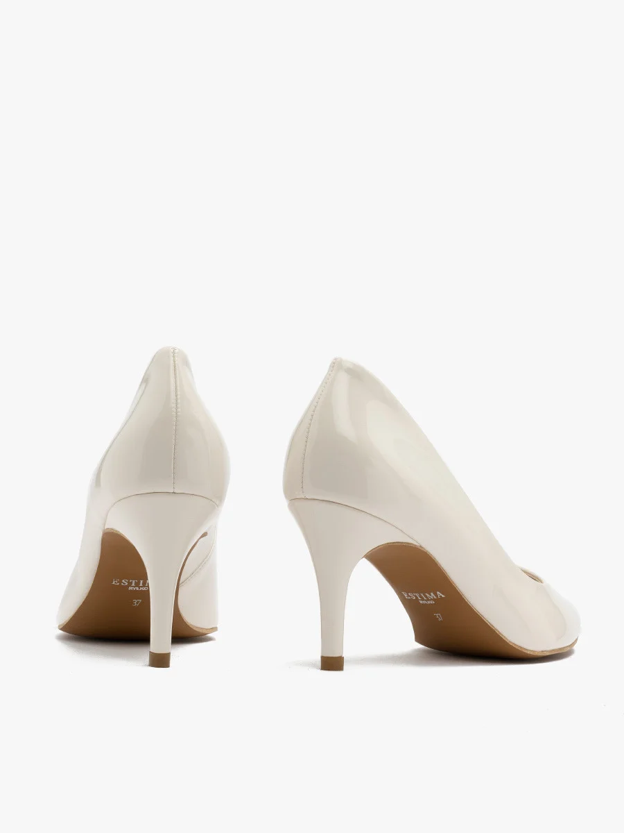 Kremowe czółenka lakierowane