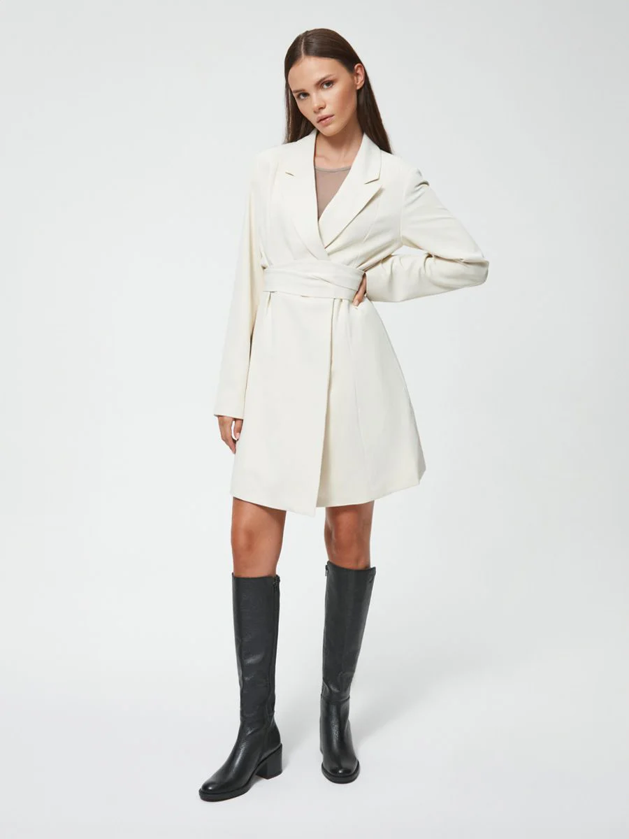 Czarne kozaki damskie z wąską cholewką