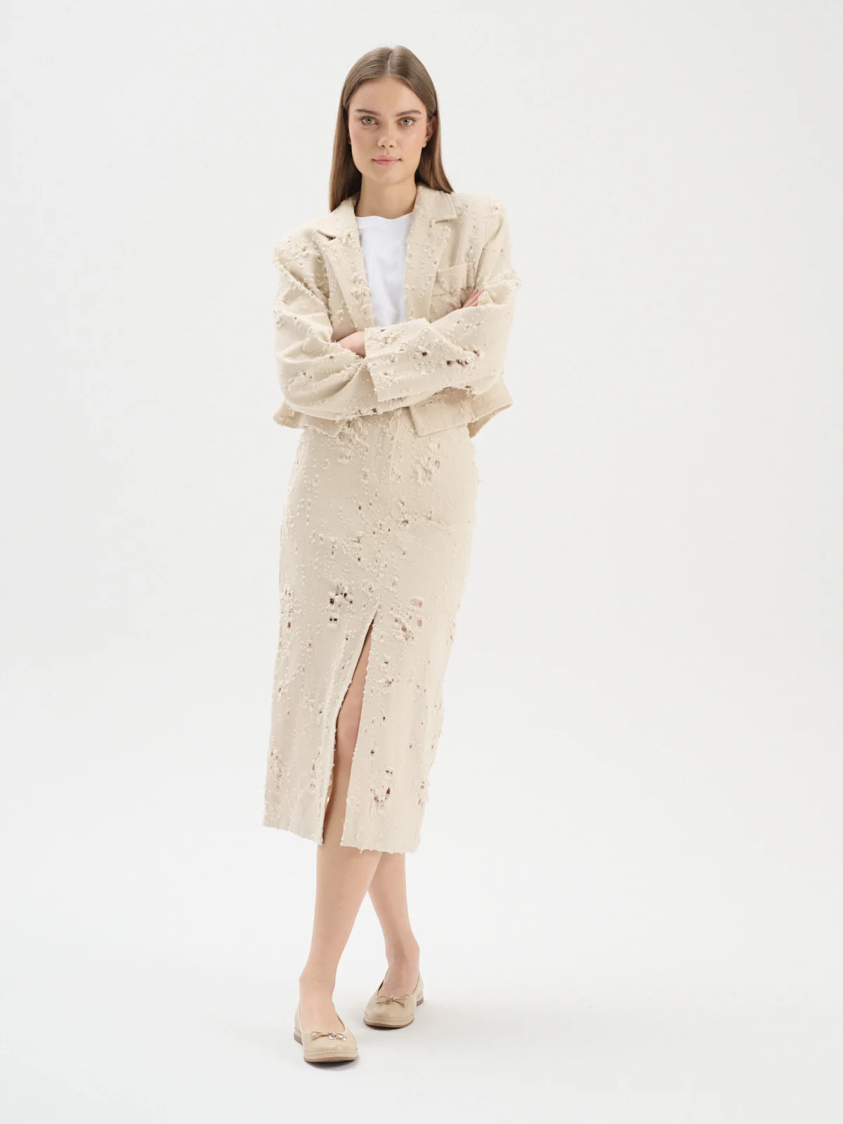 Beżowe baleriny z ozdobną kokardką