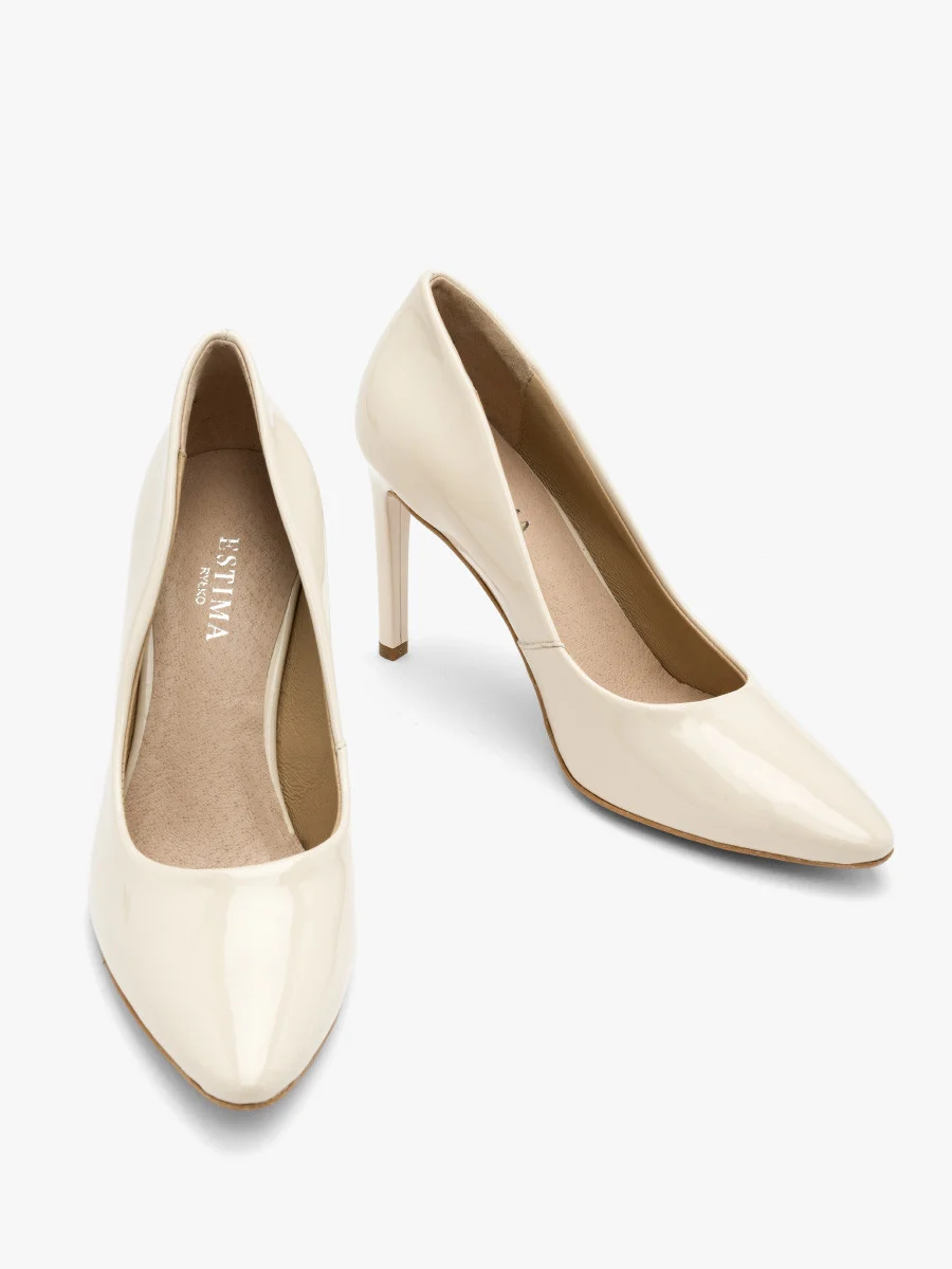 Lakierowane czółenka na wysokim obcasie