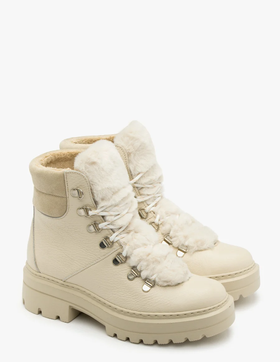 Beżowe ocieplane trzewiki