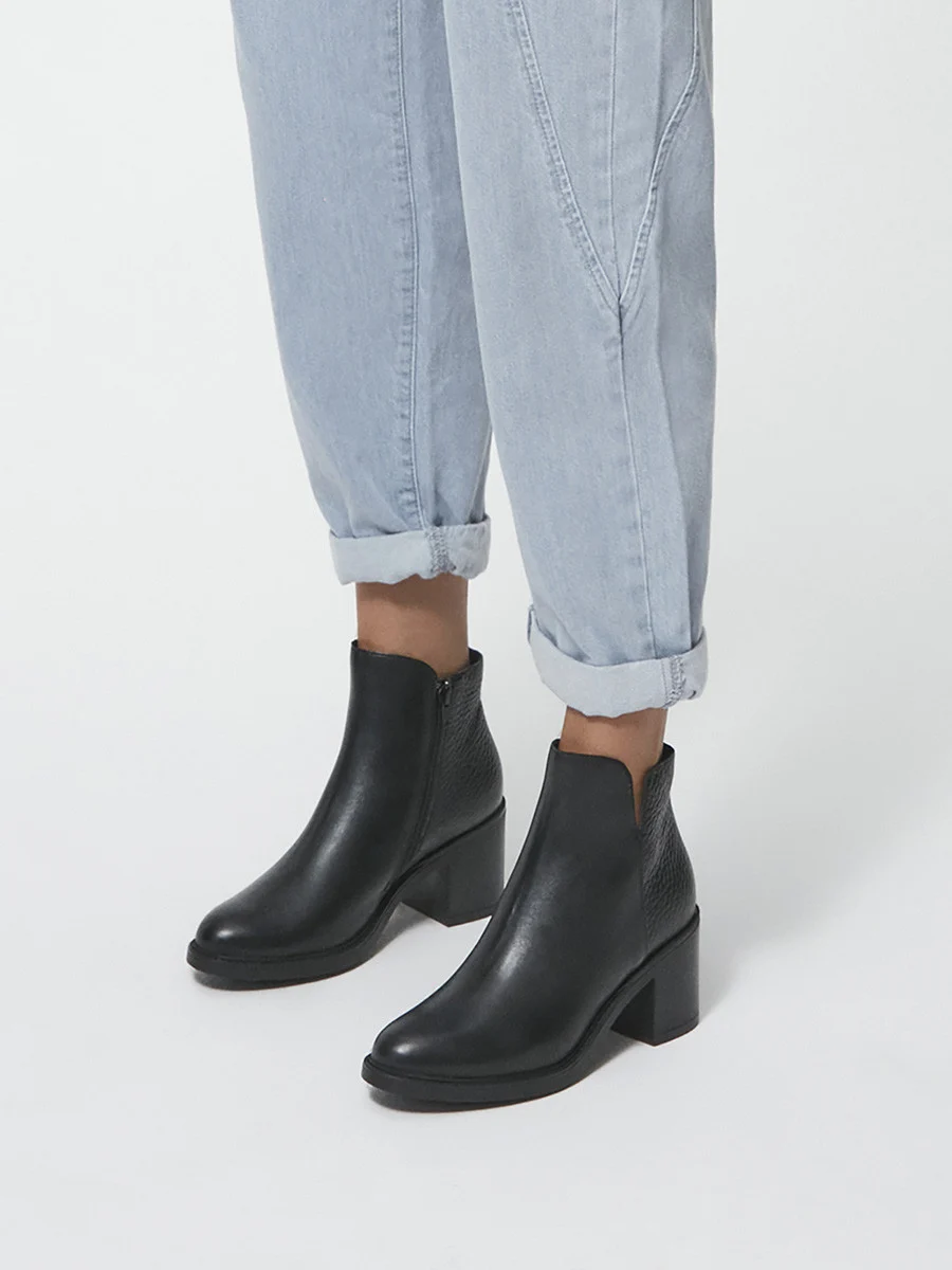 Czarne botki na obcasie
