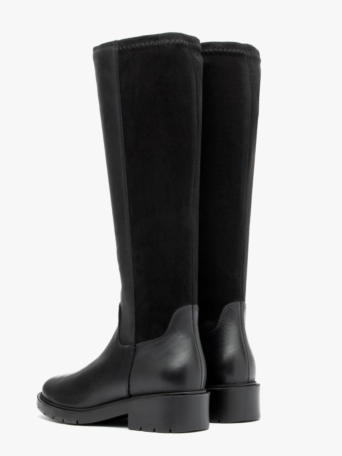 Czarne kozaki z elastyczną cholewką