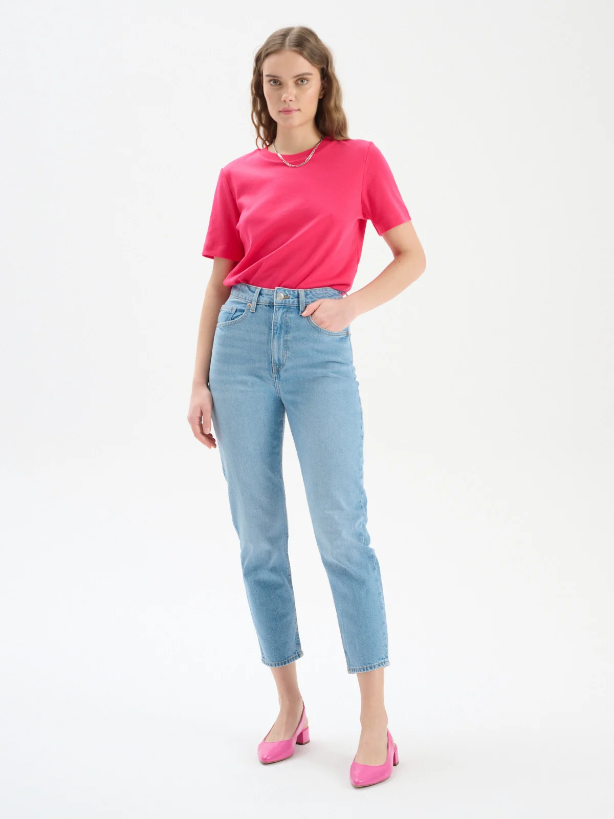 Czółenka w kolorze fuksji z otwartą piętą