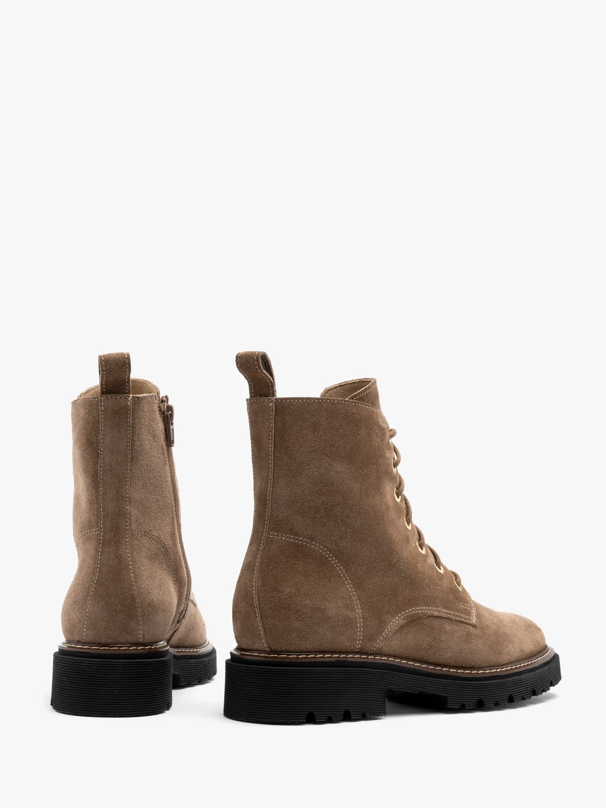 Beżowe trzewiki damskie ze skóry welurowej