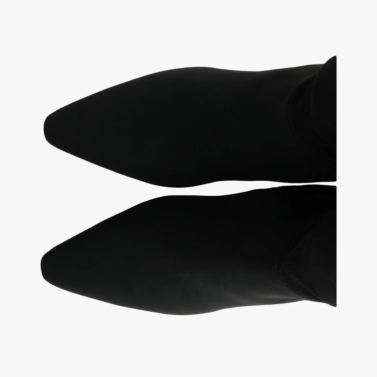 Czarne kozaki z elastyczną cholewką