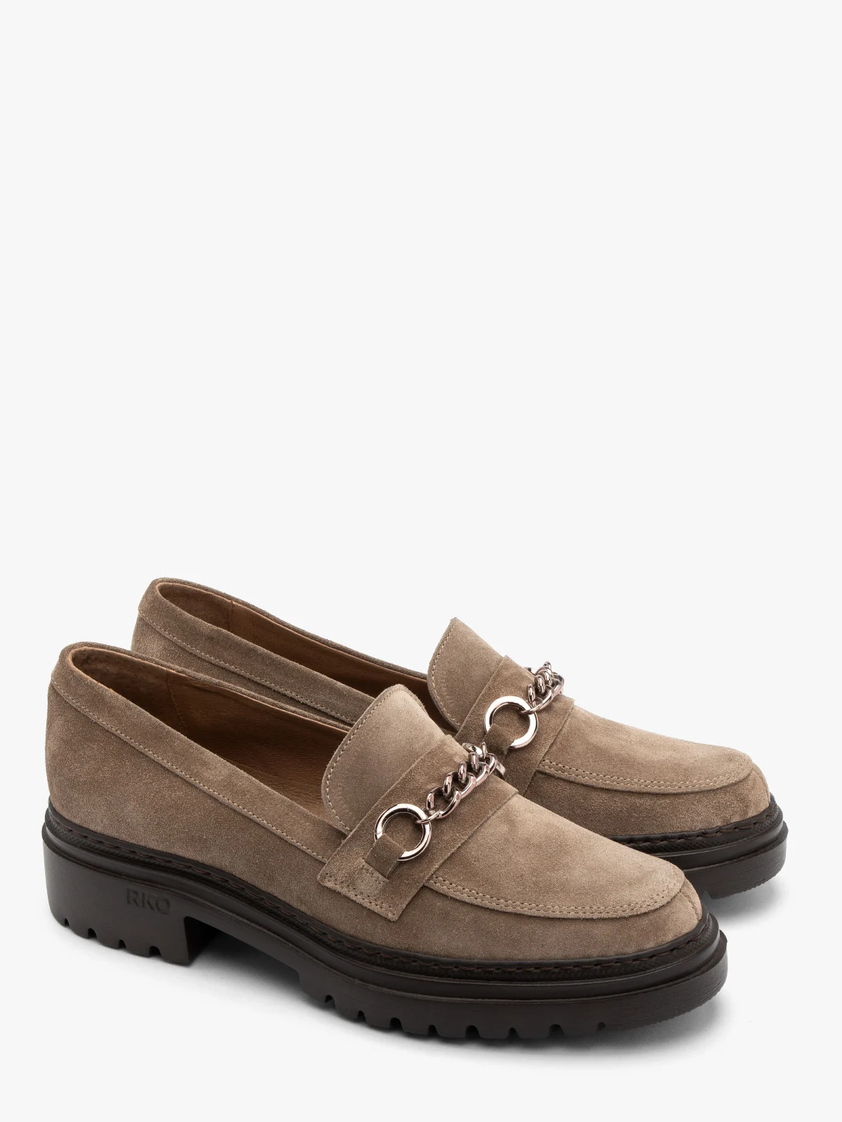 Piaskowe mokasyny z łańcuszkiem na cholewce